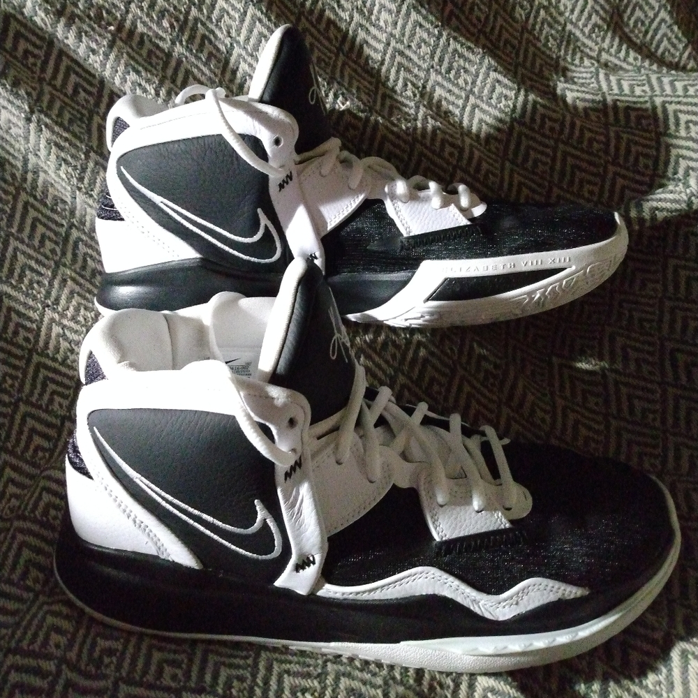 Nike 2022 Kyrie Infinity TB 'Black White' Sneakers men’s size 10.5 New w/o Box